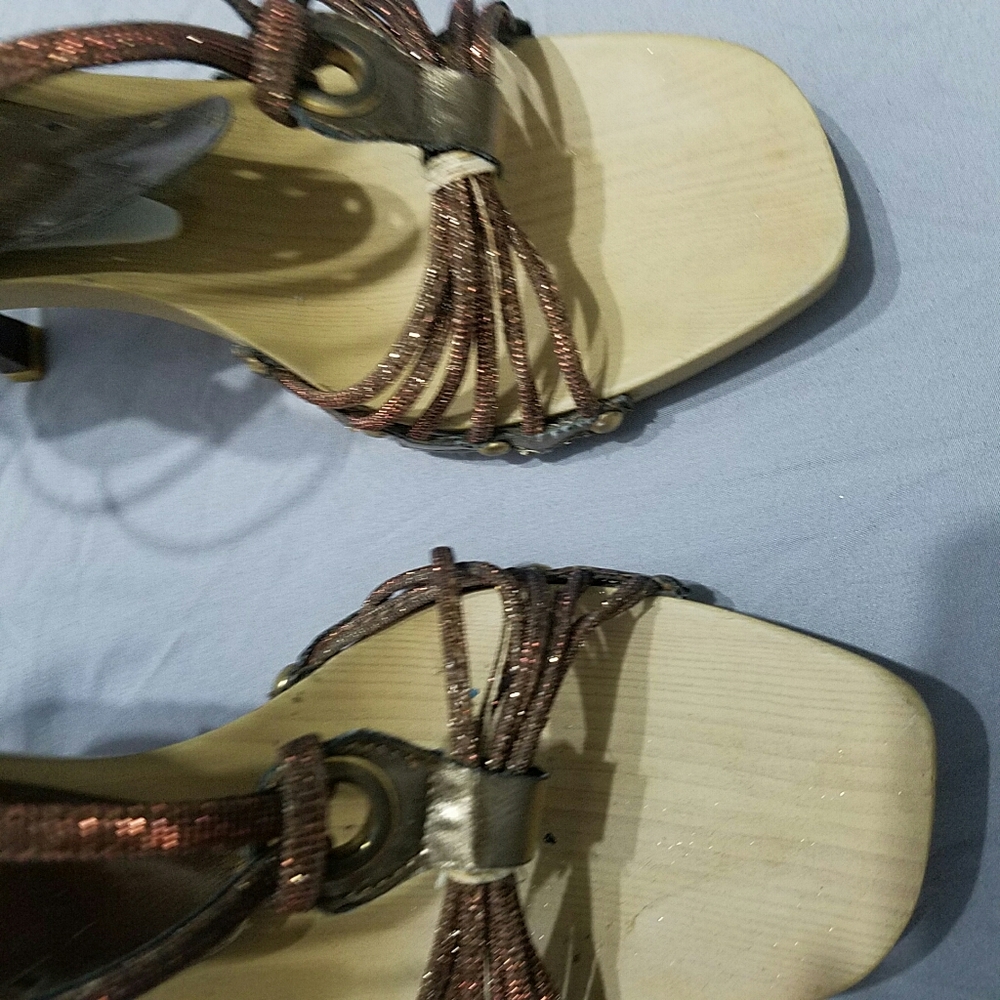 PRETTY SANDALS - Picture 2 of 4